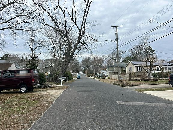 5th image of 311 Anthony Ave