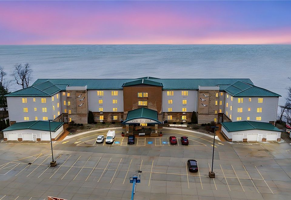 1st image of 4699 Lake Rd E Unit 401