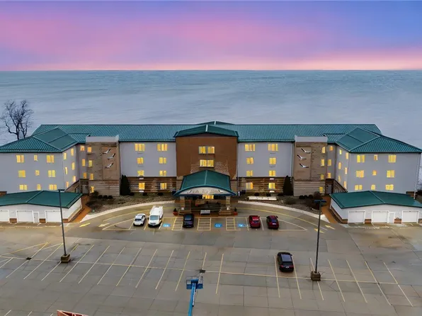 4699 Lake Rd E Unit 401, Geneva, OH 44041