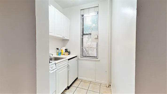 Rented by Bond New York | media 19