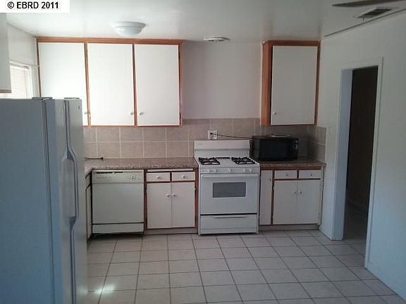 4th image of 128 Yosemite Dr