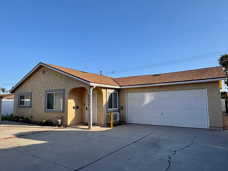 8434 Donovan St — Photo 3