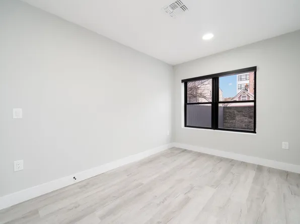 187 Culver Avenue image 11 of 16