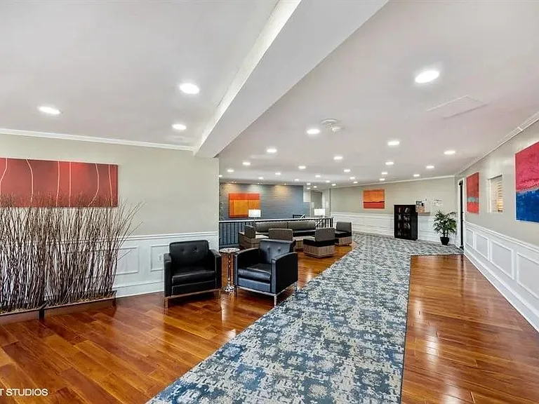 Modern lobby with plenty of seating