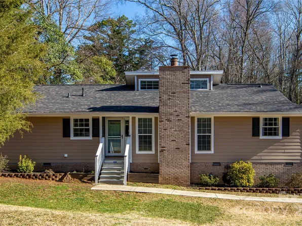 5615 Starkwood Dr, Charlotte, NC 28212