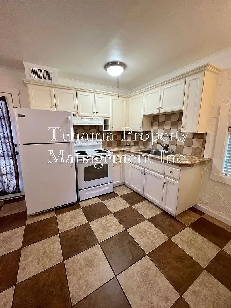 931 Rio St — Photo 4