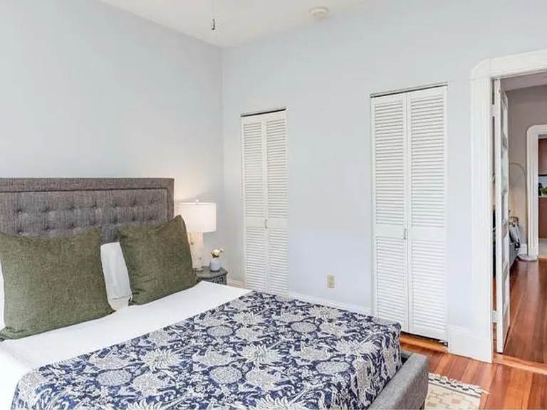 489 Green St #4 — Photo 7