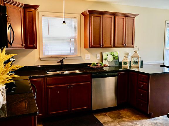 5th image of 399 Aniken Cir