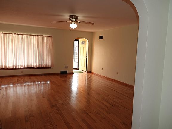 4th image of 96 Elm St