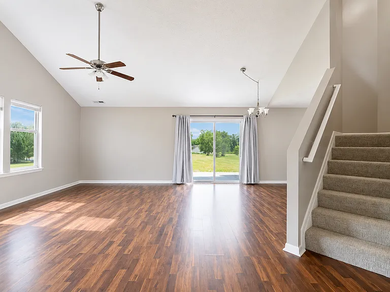 2014 Rolling Meadows Ln — Photo 4