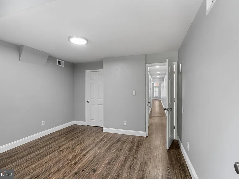 823 Newington Ave #1 — Photo 10