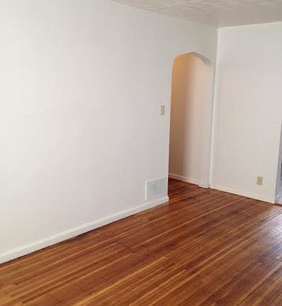4th image of 2946 N Moreland Ave