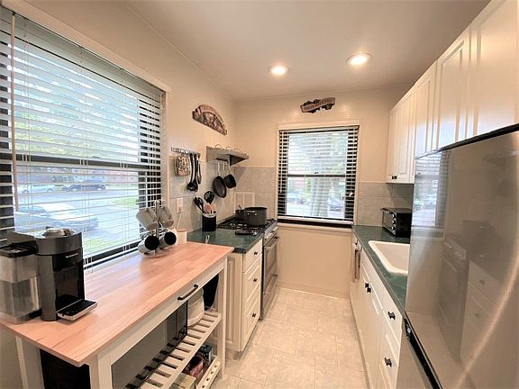 5th image of 246-22 57th Dr #1