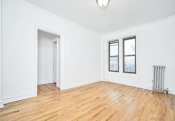 3rd image of 219 13th St APT 18