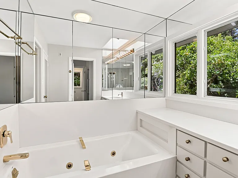820 Eucalyptus Ave — Photo 36
