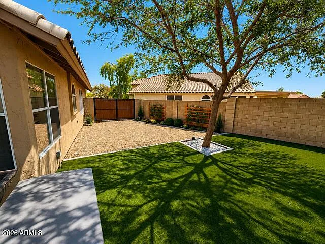 9854 W Irma Ln — Photo 35