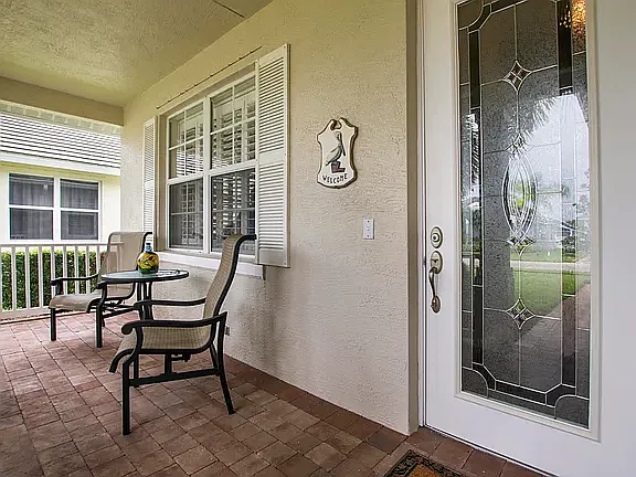122 NW Swann Mill Cir — Photo 3