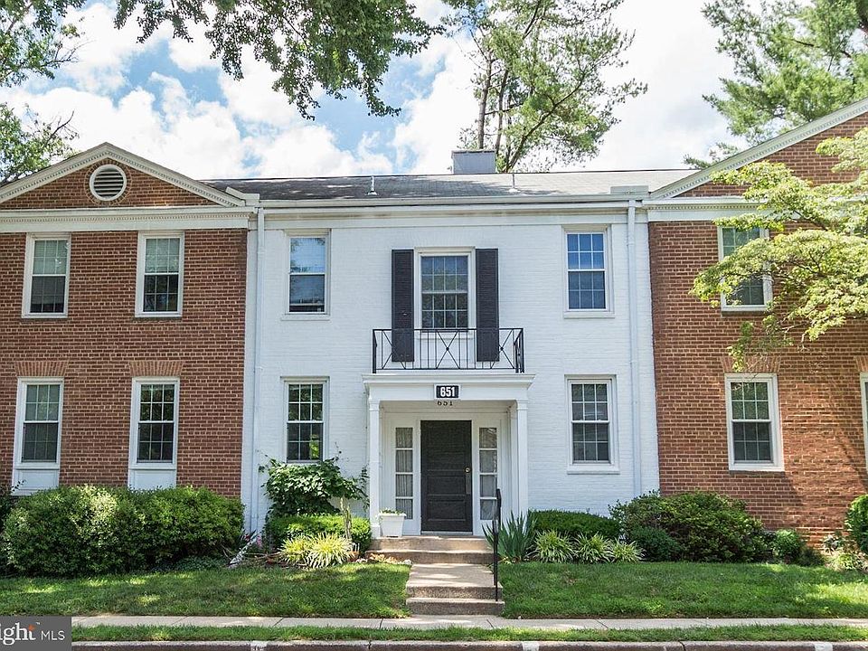 1st image of 651 Azalea Dr APT 2