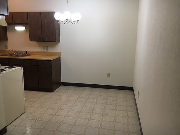 5th image of 106 N County Road 5