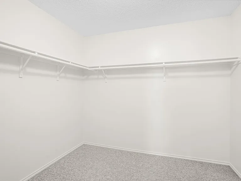 1312 Annalea Dr — Photo 32