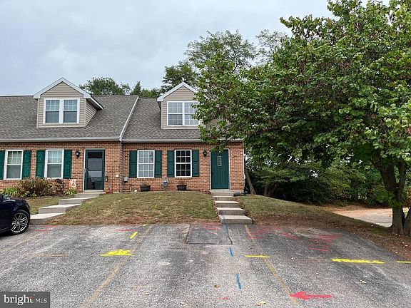 2nd image of 1 Oxford Ct