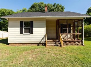 31 Ames St, Seneca, SC 29678