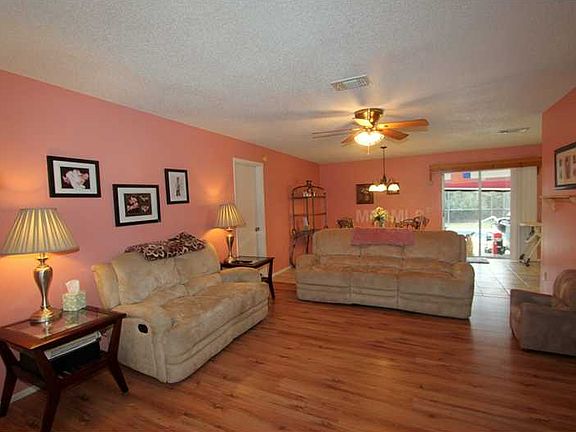 3rd image of 822 Alaska Woods Ln