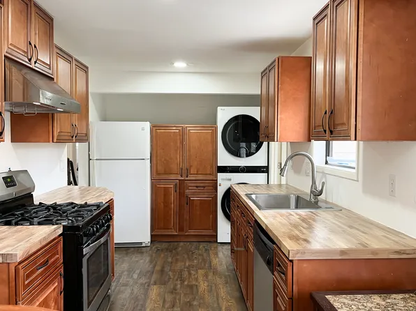 5805 228th St SW, Mountlake Terrace, WA 98043