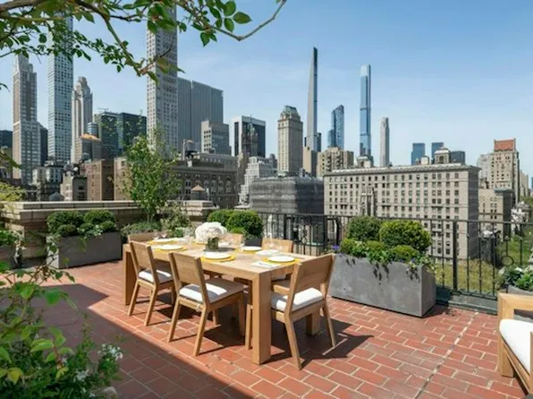 133 East 64th Street image 1 of 24