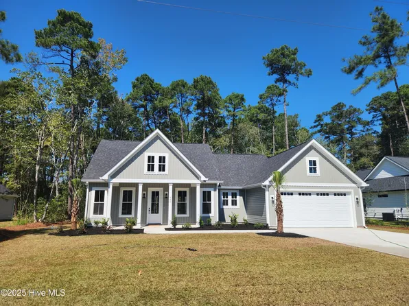 484 Oakwood Drive NW, Calabash, NC 28467