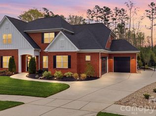 18526 Doves Crest Rd, Cornelius, NC 28031