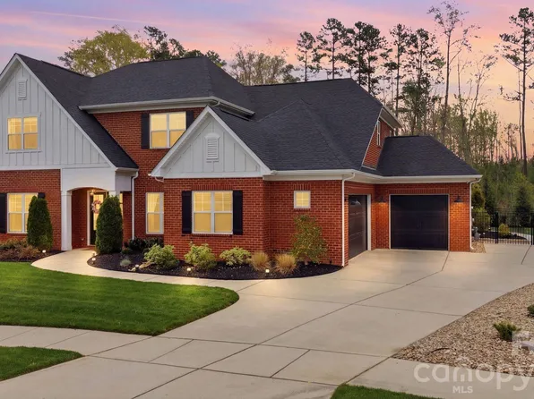 18526 Doves Crest Rd, Cornelius, NC 28031