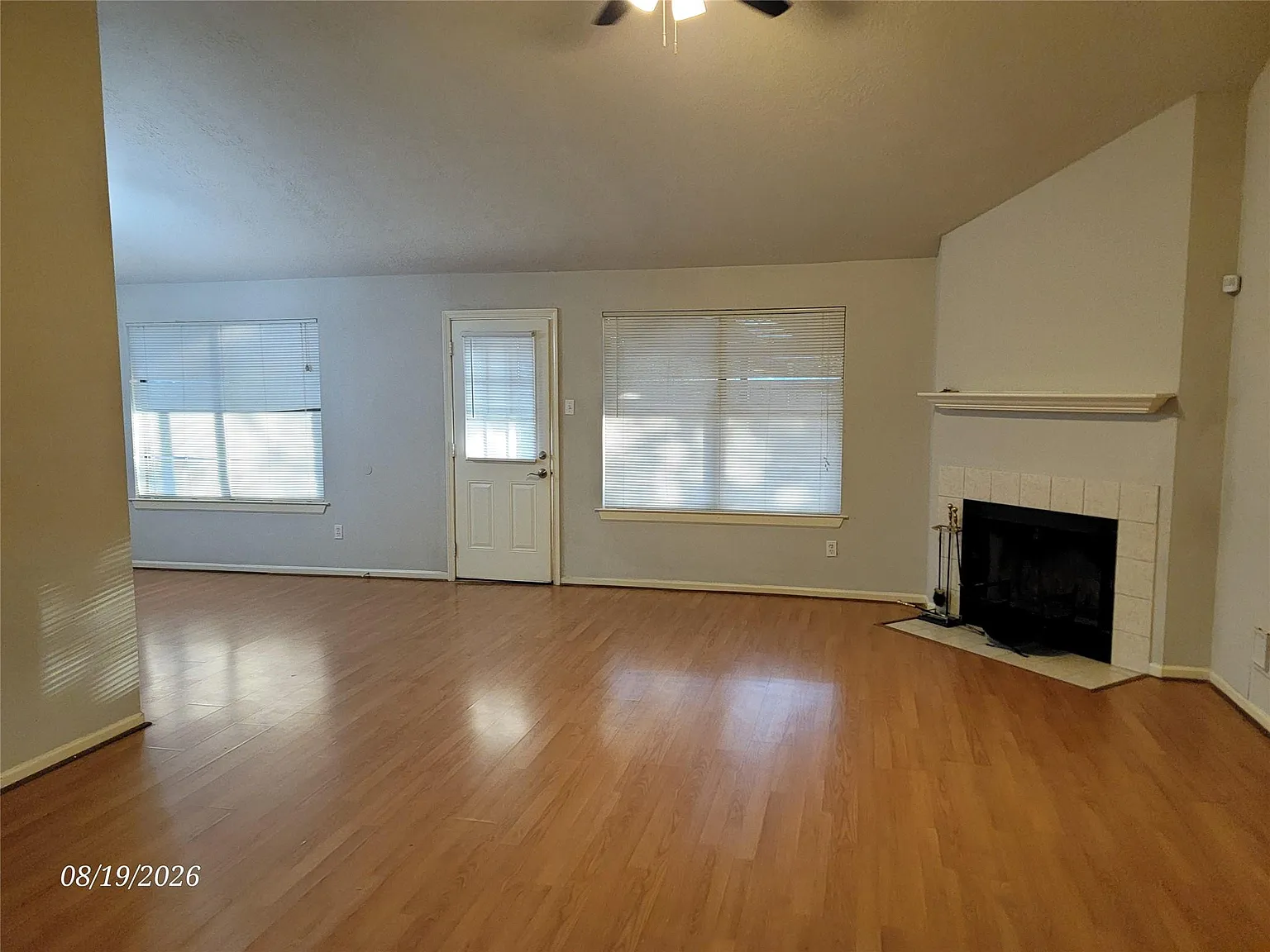 4 bed, 2.0 bath, 1880 sqft, $1,895 — Photo 2