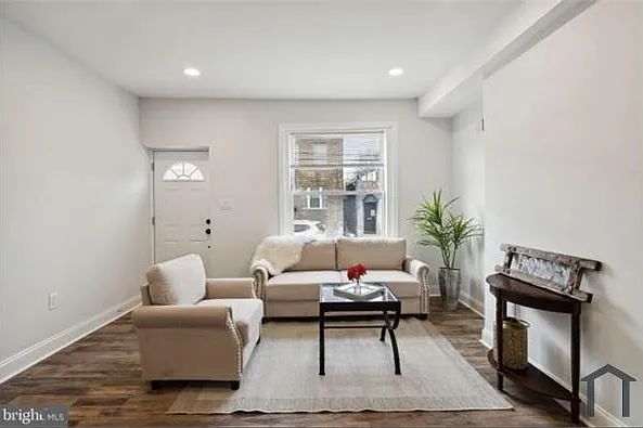 3 bed, 1400 sqft, $2,000 — Photo 2