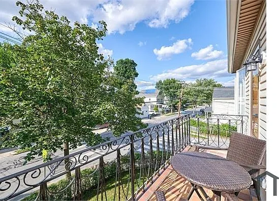 3 bed, 1179 sqft, $3,000 — Photo 4