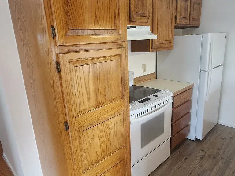 119 N Lot Ave #F — Photo 15