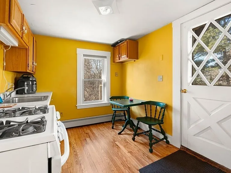 10 Pine Grove Rd #B — Photo 6
