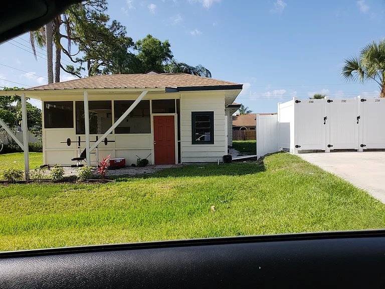 4704 Swift Rd — Photo 6