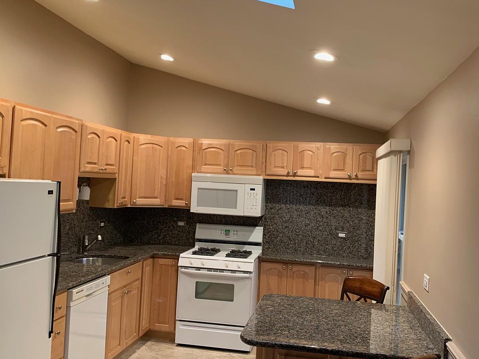 Kitchen - Granite Countertops