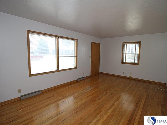 3rd image of 901 N 44th St