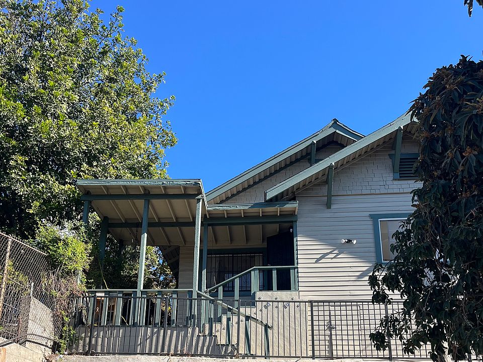 1st image of 170 Douglas St