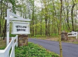 209 Sassafras Ln, Glen Gardner, NJ 08826