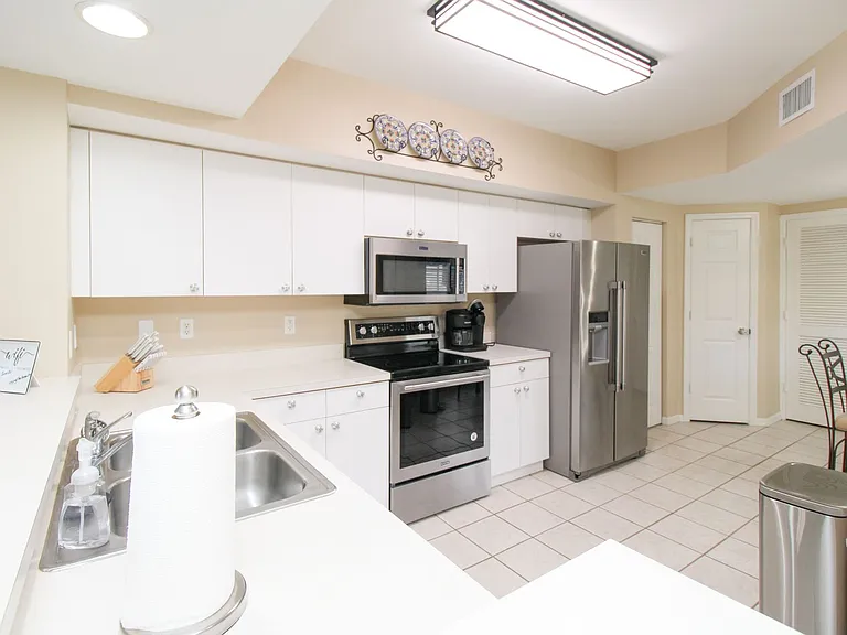5025 Cedar Springs Dr #102 — Photo 36