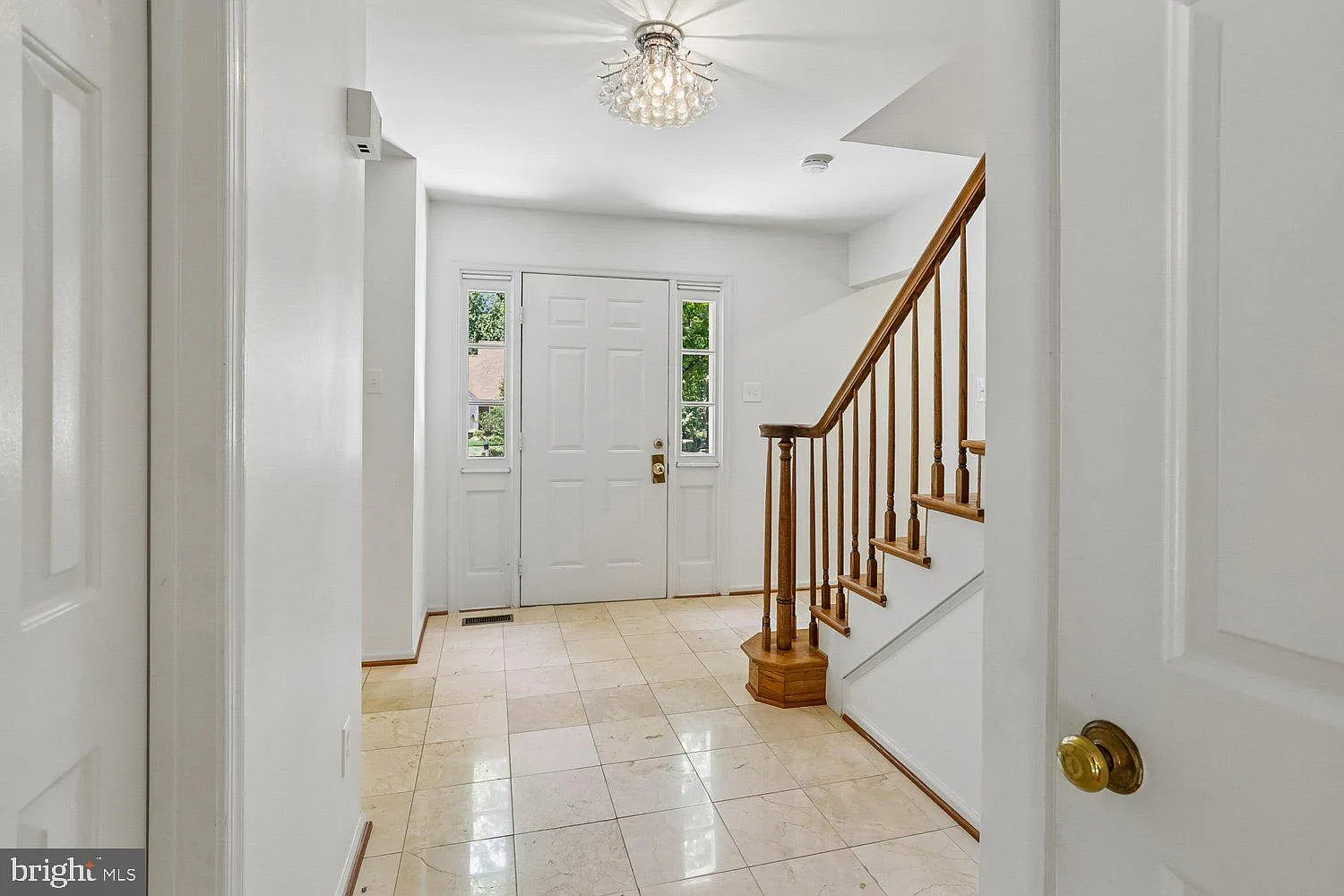 4 bed, 3.5 bath, 3684 sqft, $6,950 — Photo 4