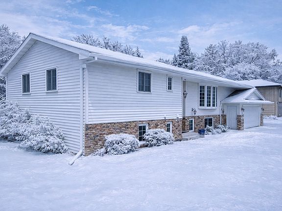 2nd image of 835 Gramsie Rd