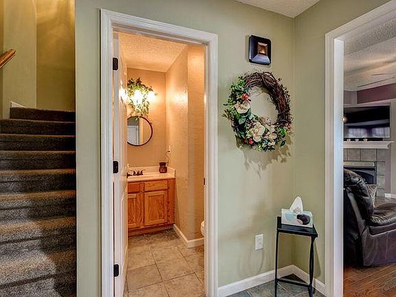 3rd image of 309 Waterford Ct