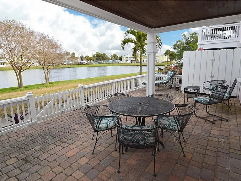 213 Seahorse Dr SE #B — Photo 48