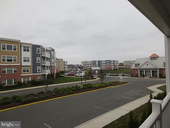 2nd image of 24238 Zinfandel Ln #R201