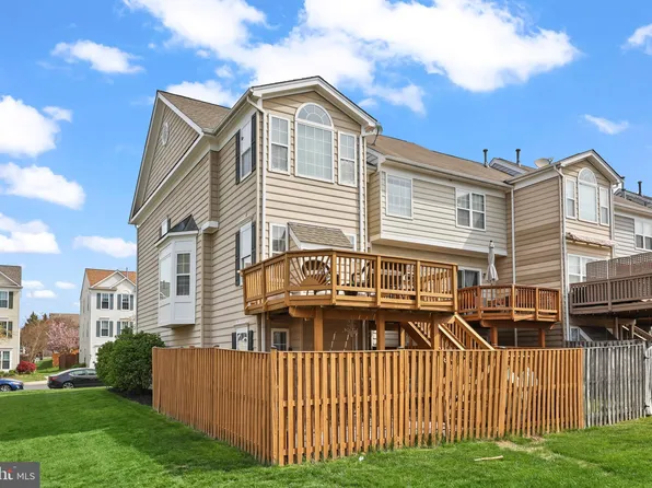 42989 Beachall St, Chantilly, VA 20152