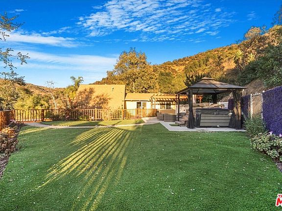 5th image of 2070 Lilac Ln